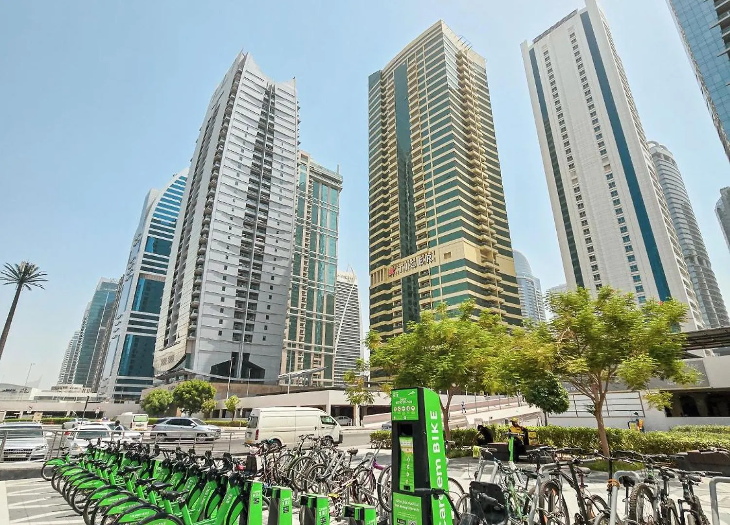 Apartment Stylish 1Br Apartment! Near Metro & Stroll To Dubai Marina