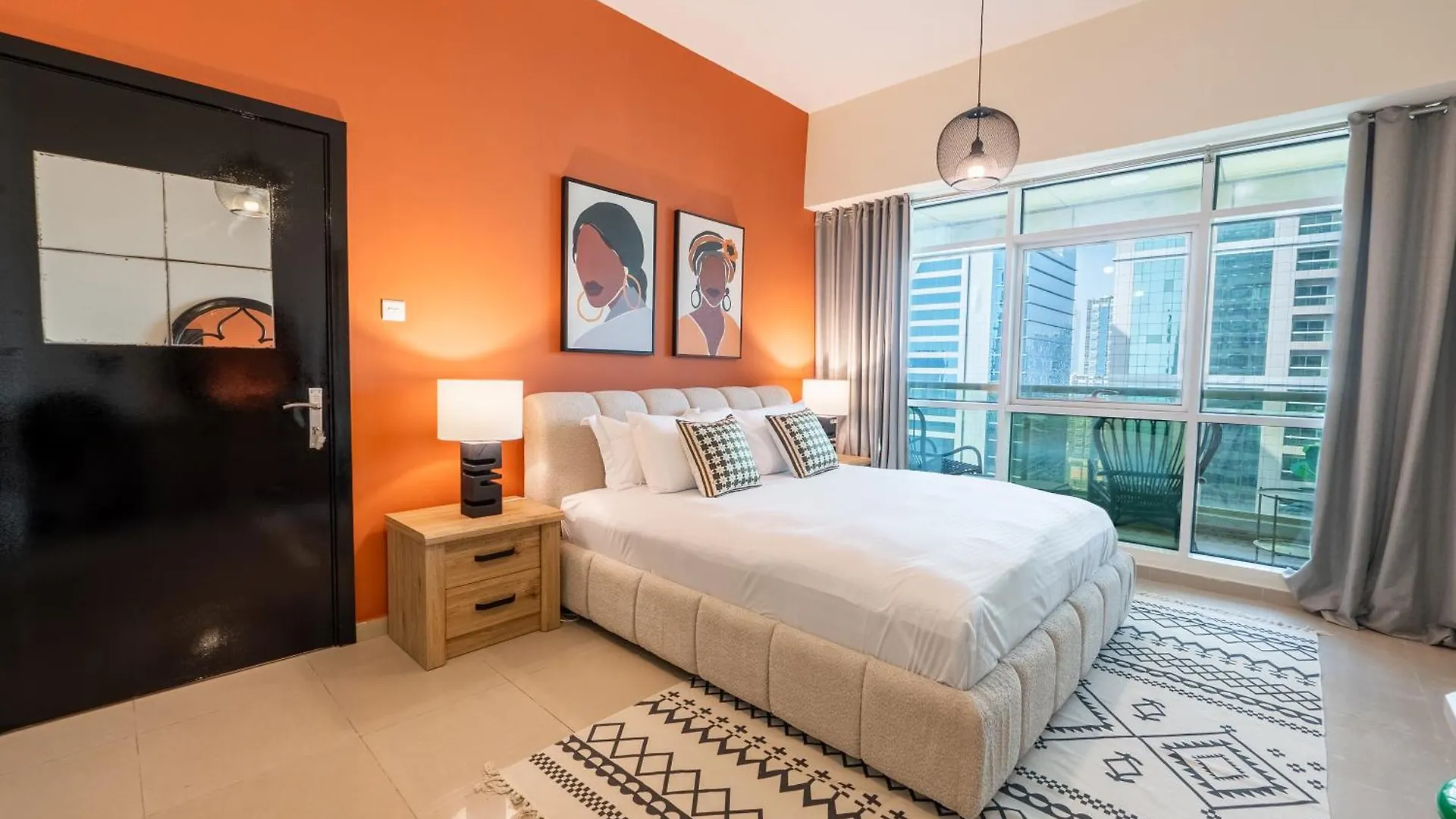 Apartment Stylish 1Br Apartment! Near Metro & Stroll To Dubai Marina