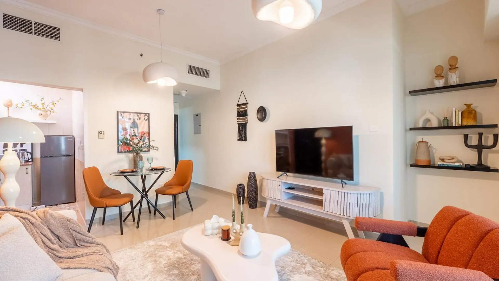 Stylish 1Br Apartment! Near Metro & Stroll To Dubai Marina Apartment