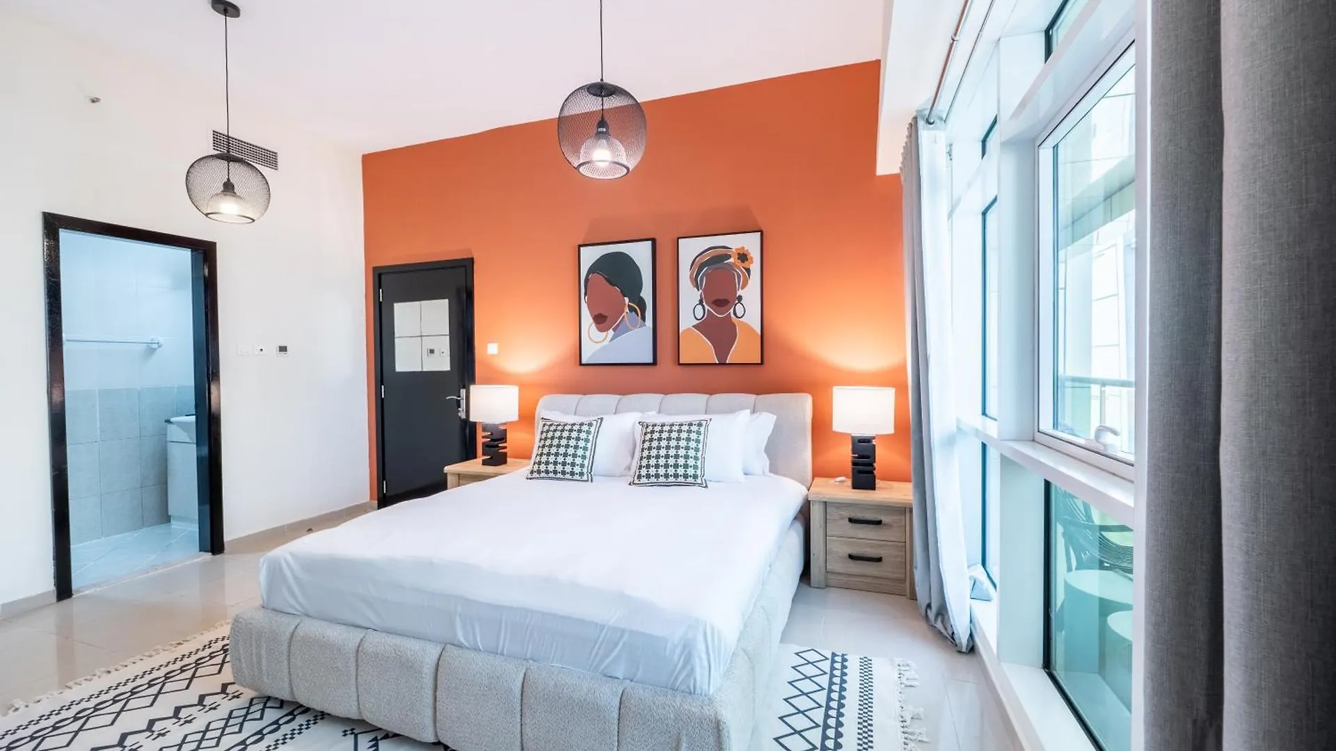Stylish 1Br Apartment! Near Metro & Stroll To Dubai Marina Apartment